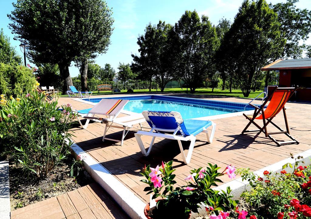 Isola Di Wight Bed & Breakfast San Michele al Tagliamento Bagian luar foto
