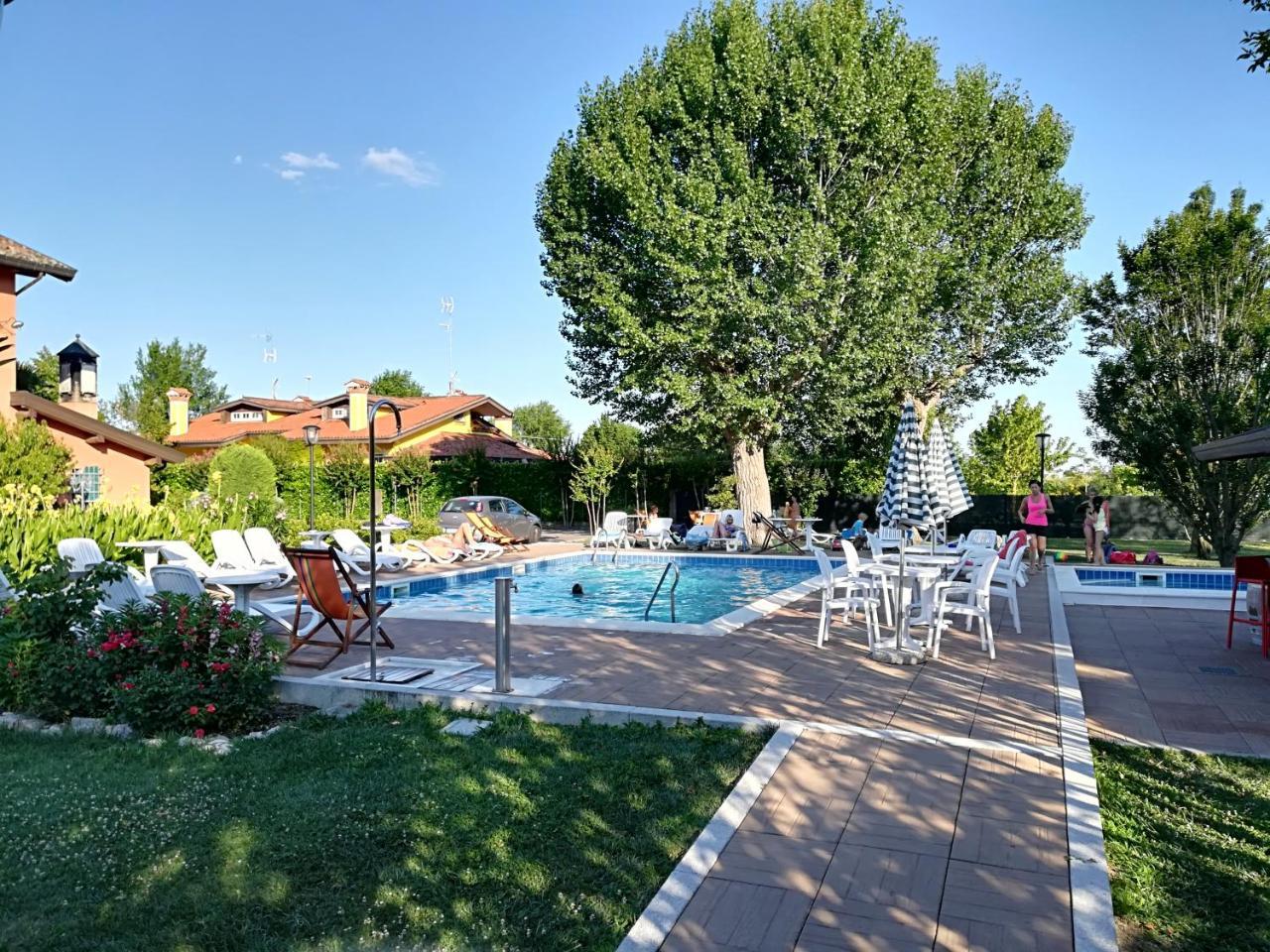 Isola Di Wight Bed & Breakfast San Michele al Tagliamento Bagian luar foto